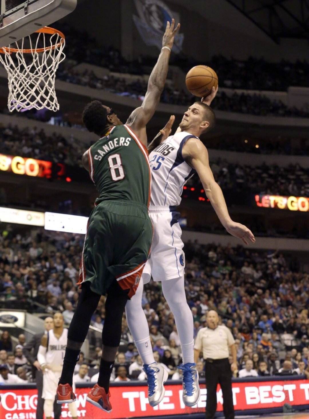 九游APP官网-独行侠前途光明！，费德勒新星比赛规则变更表现突出观众掌声雷动-九游APP官网